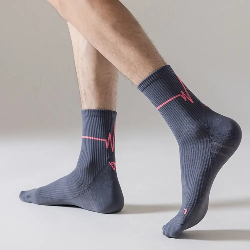 Новые профессиональные велосипедные носки, дышащие полосатые футбольные чулки, влагоотводящие носки для горного велосипеда для взрослых
Новые профессиональные велосипедные носки, дышащие полосатые футбольные чулки, влагоотводящие носки для горного велосипеда для взрослых