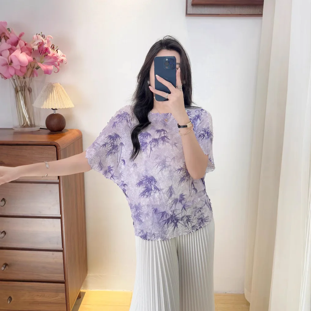 Miyake Pleated Printed T-shirt 2025 Summer New Round Neck Short Fashion Thin Bottoming Shirt Ink Painting Short-sleeved Tops
Miyake Pleated Printed T-shirt 2025 Summer New Round Neck Short Fashion Thin Bottoming Shirt Ink Painting Short-sleeved Tops