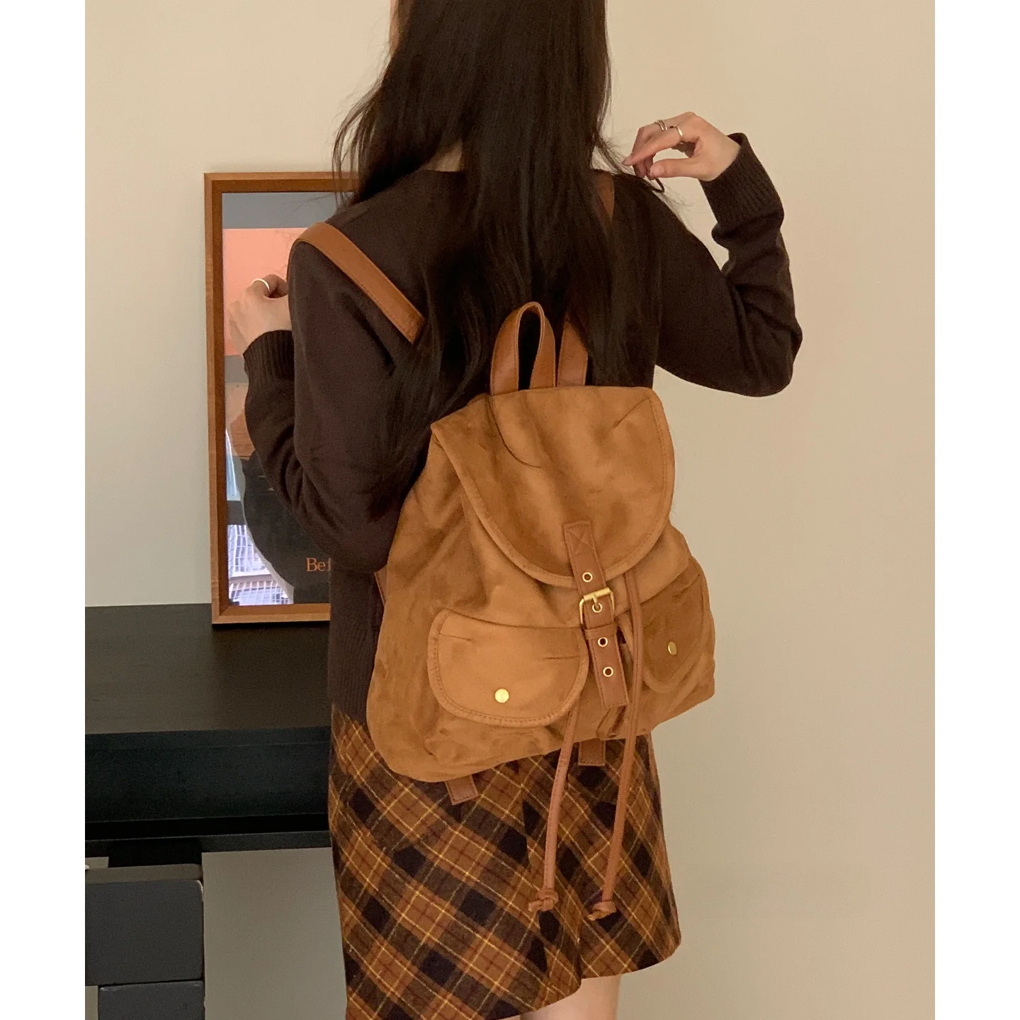 Retro Korean Style Large Capacity Suede Double Shoulder Bag Casual Commuter Travel Handbag Women's Backpack Artistic Flair
Retro Korean Style Large Capacity Suede Double Shoulder Bag Casual Commuter Travel Handbag Women's Backpack Artistic Flair