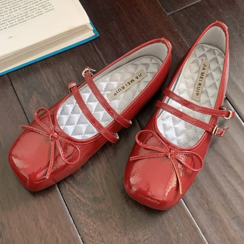 New Womens Mary Jane Shoes Exquisite Patent Leather Casual Shoes for Woman Fashion Ballet Flat Shoe Designer Shoes Zapatos Mujer
New Womens Mary Jane Shoes Exquisite Patent Leather Casual Shoes for Woman Fashion Ballet Flat Shoe Designer Shoes Zapatos Mujer