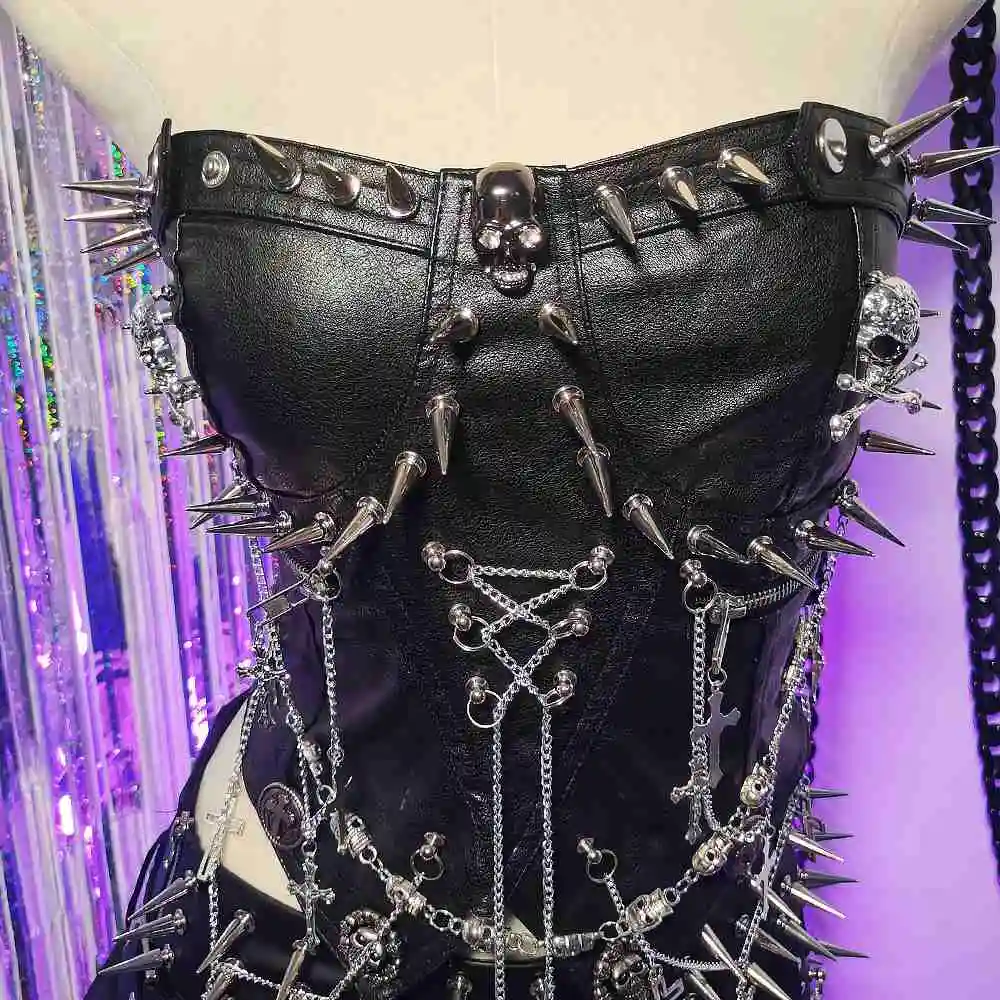 Emo E-Girls Punk Rock Grunge Teen Y2K Halter Camisole TOPS Skull Goth Harajuku Kawaii Spike Studded Rivet Fashion Revival Gothic
Emo E-Girls Punk Rock Grunge Teen Y2K Halter Camisole TOPS Skull Goth Harajuku Kawaii Spike Studded Rivet Fashion Revival Gothic