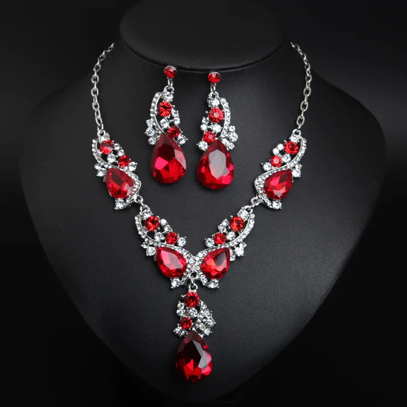 Cross-border, crystal gemstone flash short necklace earring set, exaggerated dress accessories wholesale.
Cross-border, crystal gemstone flash short necklace earring set, exaggerated dress accessories wholesale.