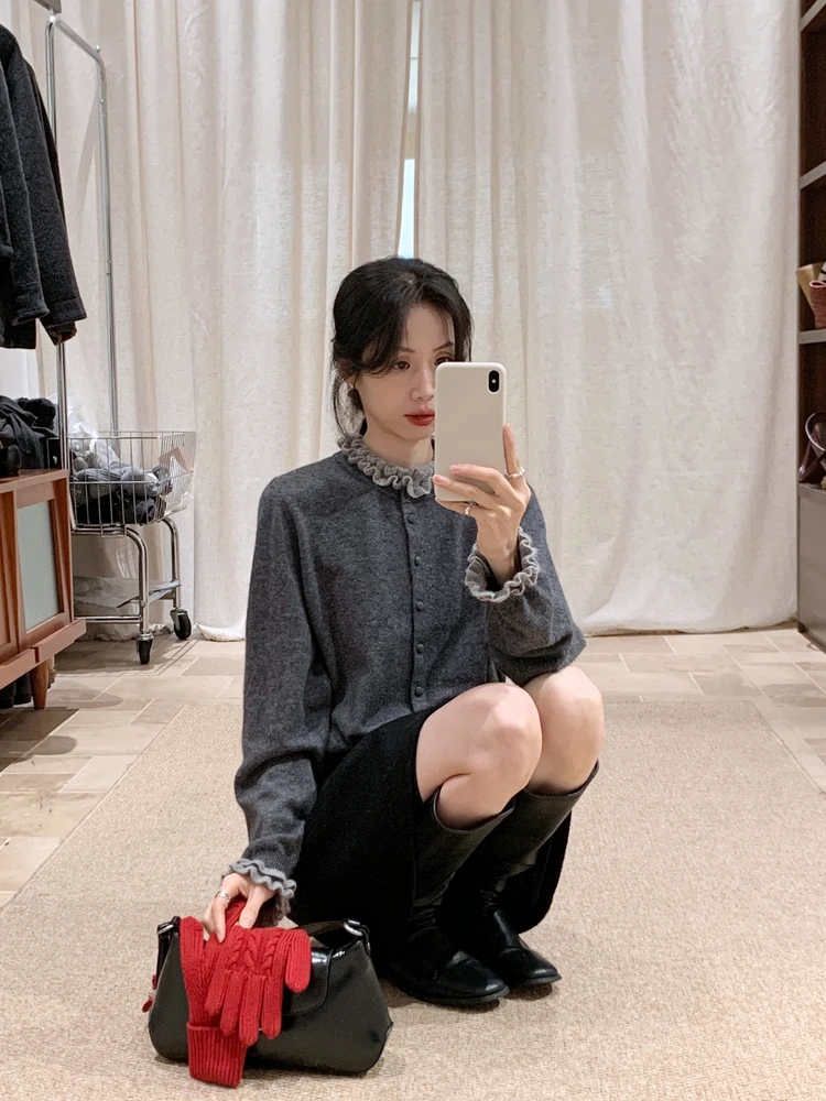 BRIVIN Deep ey Wood ain Splicing Woolen Sweater Coat Women's Autumn Winter eep Wool Slimming White Simple Base Top
BRIVIN Deep ey Wood ain Splicing Woolen Sweater Coat Women's Autumn Winter eep Wool Slimming White Simple Base Top