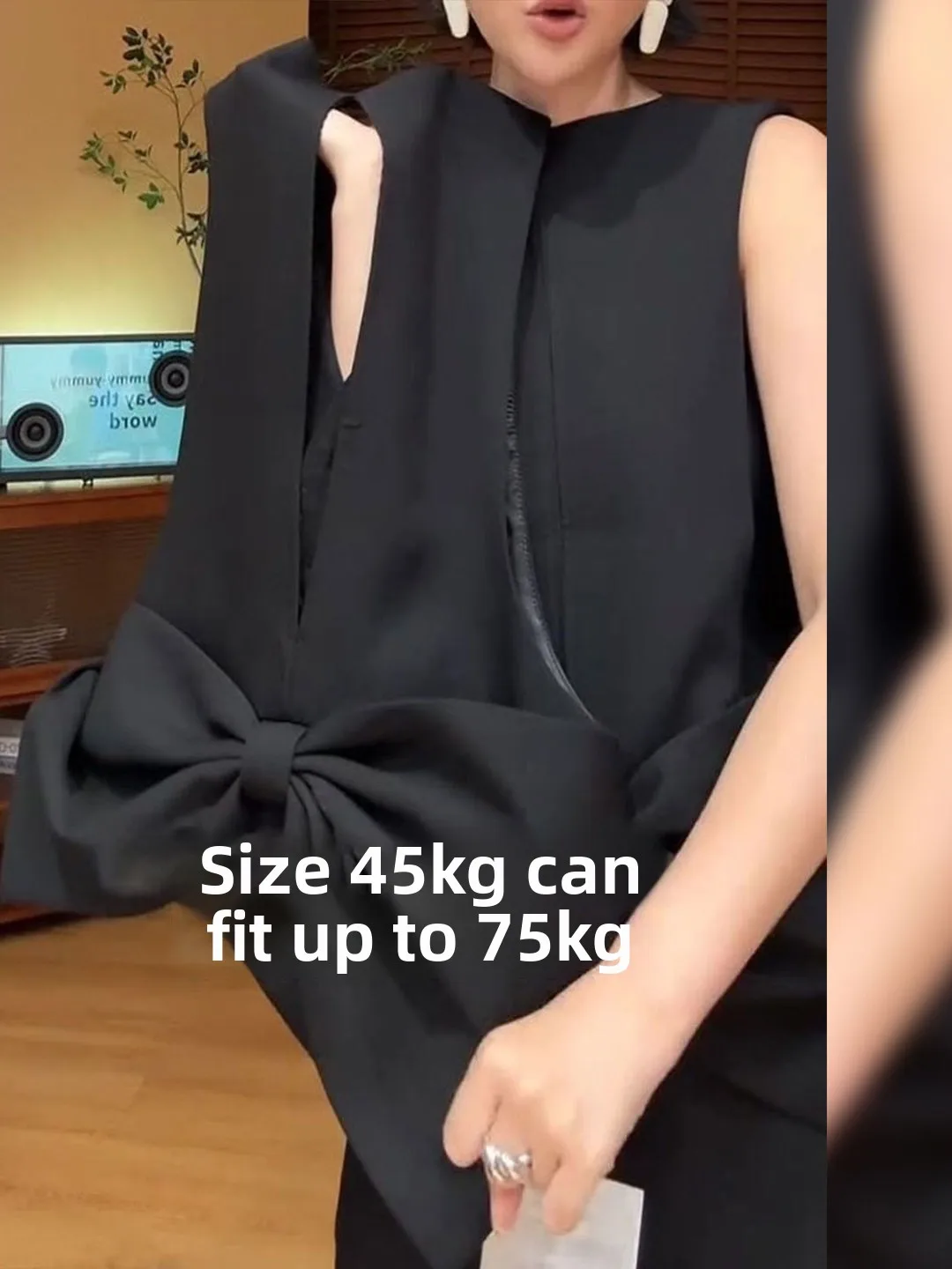 Elegant Black Suit Vest with Unique Knot Top Versatile Sleeveless Outerwear for Women Summer Commute Fashion
Elegant Black Suit Vest with Unique Knot Top Versatile Sleeveless Outerwear for Women Summer Commute Fashion