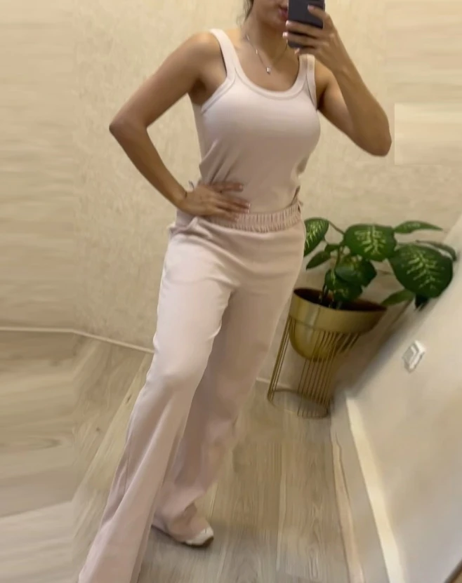Women Sports Style Suits 2024 Summer Autumn Latest Sexy U-Neck Ribbed Thick Strap Tank Top & Pocket Design High Waist Pants Set
Women Sports Style Suits 2024 Summer Autumn Latest Sexy U-Neck Ribbed Thick Strap Tank Top & Pocket Design High Waist Pants Set