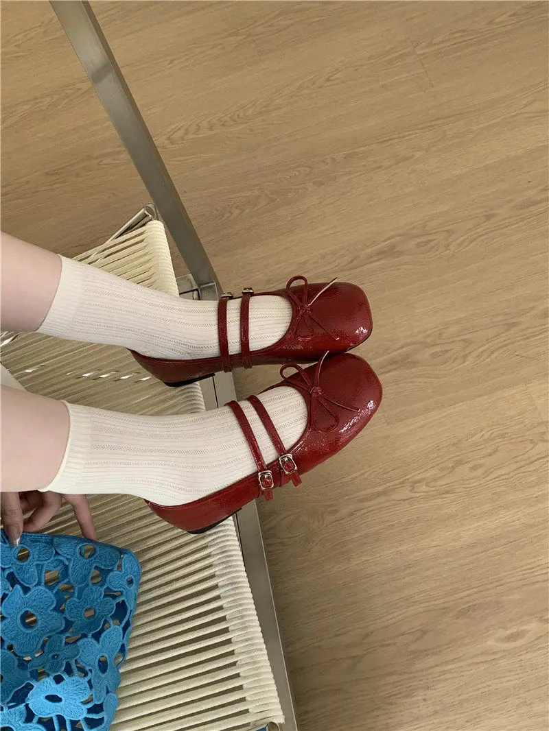 Красные балетки IPPEUM для женщин с круглым носком, модель Мэри Джейн
Красные балетки IPPEUM для женщин с круглым носком, модель Мэри Джейн