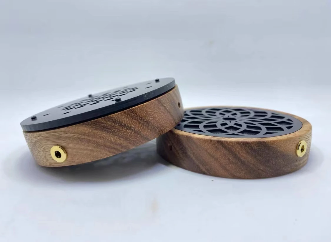 90mm 100mm headphone shell (price doesn't include the headband and earpads)
90mm 100mm headphone shell (price doesn't include the headband and earpads)