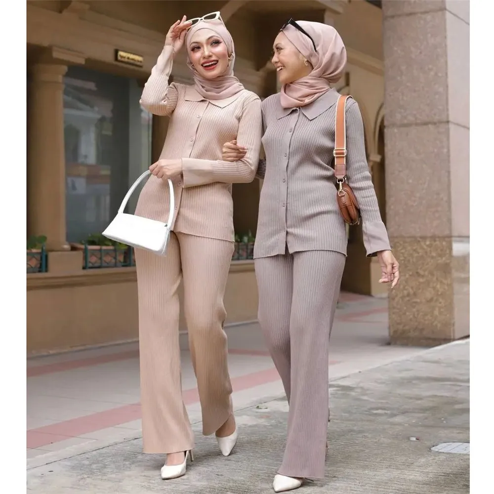 Women Knitted Sweater Two Pieces Sets Spring Autumn Polo Collar Muslim Casual Sweater Tops Wide-Leg Pants Knitwear 2Pcs Suits
Women Knitted Sweater Two Pieces Sets Spring Autumn Polo Collar Muslim Casual Sweater Tops Wide-Leg Pants Knitwear 2Pcs Suits