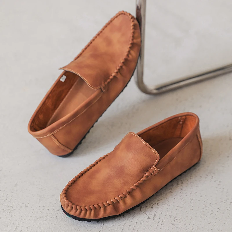 Мужская ультралегкая кожаная повседневная обувь на плоской подошве, дышащие противоскользящие офисные уличные лоферы с круглым носком и мягкой подкладкой, повседневная деловая одежда
Мужская ультралегкая кожаная повседневная обувь на плоской подошве, дышащие противоскользящие офисные уличные лоферы с круглым носком и мягкой подкладкой, повседневная деловая одежда