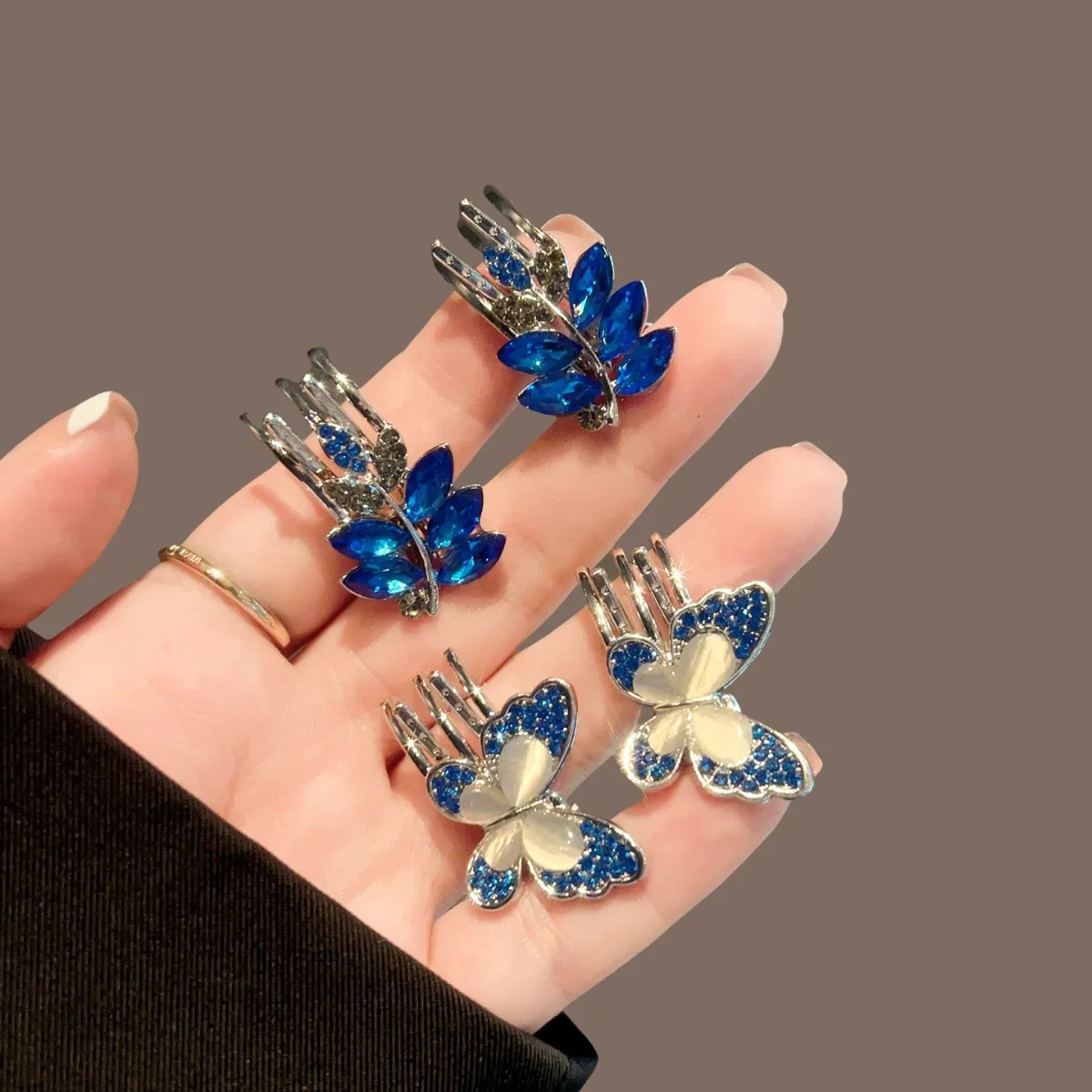 High-end black blue butterfly hair clip, new straight clip, blue bangs clip
High-end black blue butterfly hair clip, new straight clip, blue bangs clip