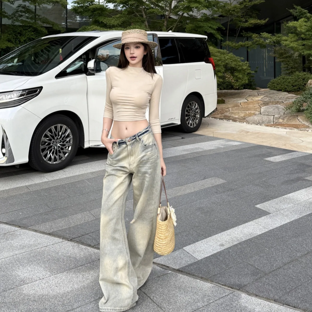 Slim Fit Midi Sleeve T-Shirt Loose Wide Leg Casual Jeans Low Waist Lazy Style Fashionable Half Collar Short Top for Women
Slim Fit Midi Sleeve T-Shirt Loose Wide Leg Casual Jeans Low Waist Lazy Style Fashionable Half Collar Short Top for Women