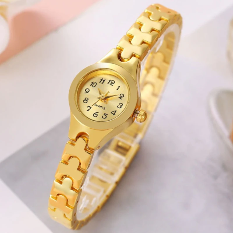 Винтажные минималистичные часы, золотистый корпус, маленький циферблат, кварцевый механизм, браслетный стиль, для женщин
Винтажные минималистичные часы, золотистый корпус, маленький циферблат, кварцевый механизм, браслетный стиль, для женщин