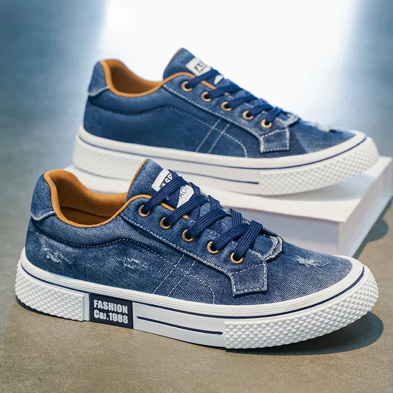 Retro Urban Walking Shoes Men Flexible Cushioned Sole Breathable Surface Daily Outdoor Casual Lace Up Trendy Male Footwear
Retro Urban Walking Shoes Men Flexible Cushioned Sole Breathable Surface Daily Outdoor Casual Lace Up Trendy Male Footwear