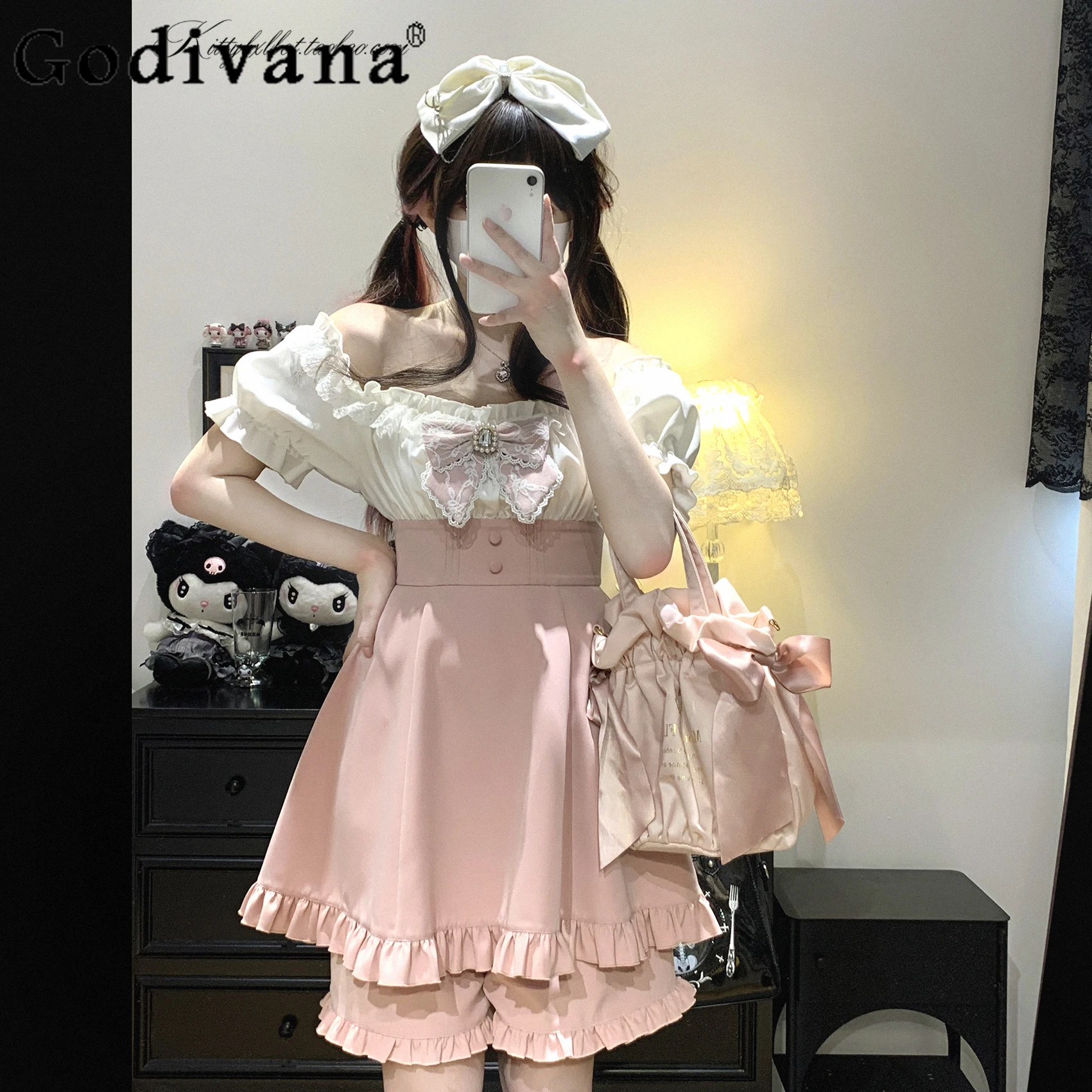 Original Mine Mass-produced Lolita Dress + Shorts 2-piece Set Summer New Daily Girls Sweet Bow Bubble Sleeve Y2k Top Shorts Set
Original Mine Mass-produced Lolita Dress + Shorts 2-piece Set Summer New Daily Girls Sweet Bow Bubble Sleeve Y2k Top Shorts Set