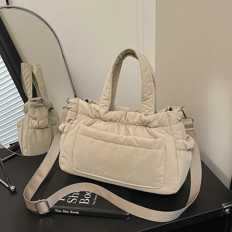 Модная сумка через плечо с ручкой сверху, большая вместительная сумка, легкая сумка через плечо для поездок на работу, простая модная сумка для хранения вещей в корейском стиле
Модная сумка через плечо с ручкой сверху, большая вместительная сумка, легкая сумка через плечо для поездок на работу, простая модная сумка для хранения вещей в корейском стиле