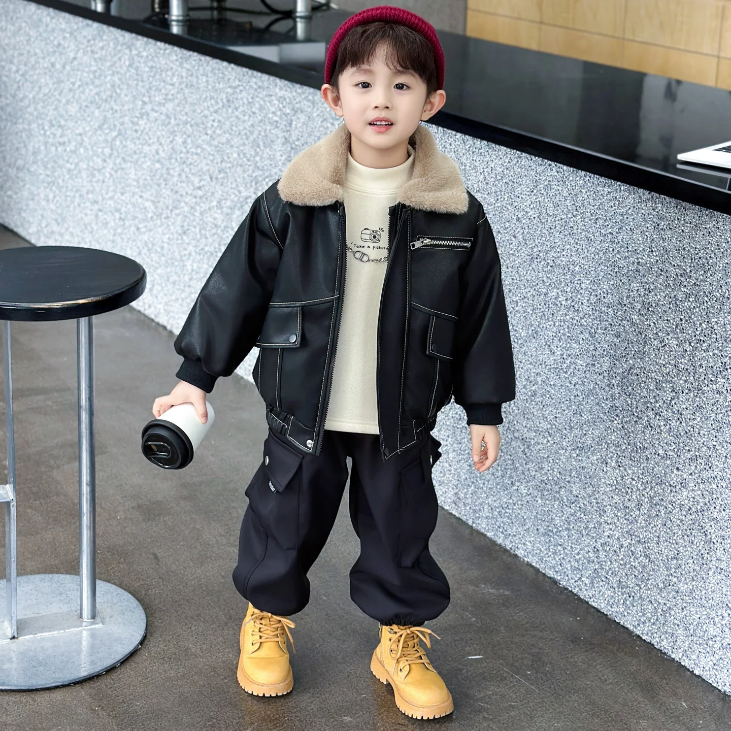 Boys Leather Jaet Coat Autumn Winter Thiened Fce Inner Youth Sli Baby Cotton Clothes Warm Windproof Stand Fit
Boys Leather Jaet Coat Autumn Winter Thiened Fce Inner Youth Sli Baby Cotton Clothes Warm Windproof Stand Fit