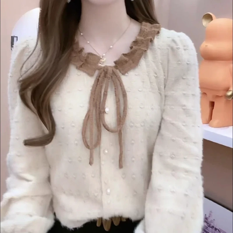 Autumn Winter New Round Neck Long Sleeve Fashion Shirt Women High Street Lace Button Cardigan Elegant Thick All-match Chic Tops
Autumn Winter New Round Neck Long Sleeve Fashion Shirt Women High Street Lace Button Cardigan Elegant Thick All-match Chic Tops