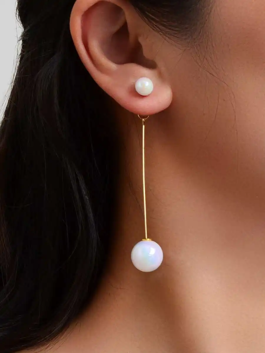 2pcs white glossy ball dangle earrings for women light luxury fashion jewelry
2pcs white glossy ball dangle earrings for women light luxury fashion jewelry