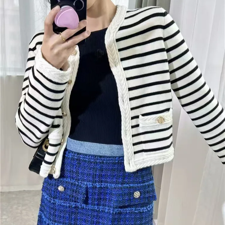 Черный белый полосатый ор вязаный кардиган круглый Ne на одной пуговице осень-зима Новое поступление мужская модная повседневная одежда
Черный белый полосатый ор вязаный кардиган круглый Ne на одной пуговице осень-зима Новое поступление мужская модная повседневная одежда