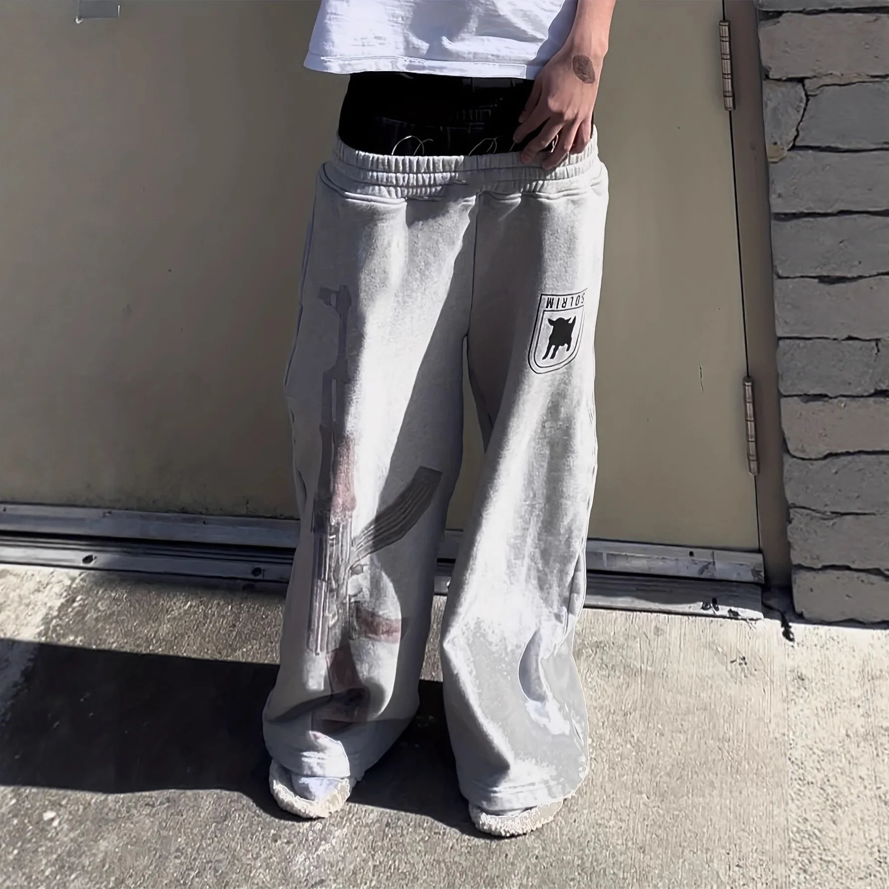 Y2K High Street European American Ins Street Folding Pants High Waist Wide Leg Casual Sports Trousers for Young Men
Y2K High Street European American Ins Street Folding Pants High Waist Wide Leg Casual Sports Trousers for Young Men