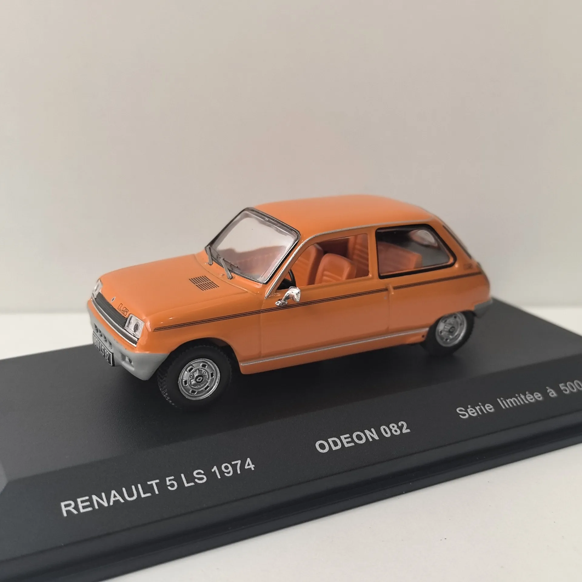 Литой под давлением ODEON, масштаб 1/43 RENAULT 5 LS 1974, модель автомобиля из сплава Renault, Коллекционная игрушка, подарок, сувенир, украшение для дисплея 
Литой под давлением ODEON, масштаб 1/43 RENAULT 5 LS 1974, модель автомобиля из сплава Renault, Коллекционная игрушка, подарок, сувенир, украшение для дисплея