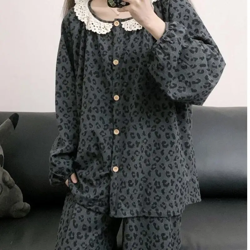 Горячая одежда для отдыха с леопардовым принтом, осенне-зимняя милая кружевная одежда, минималистичный стильный комплект одежды для отдыха, новый стиль Dopamine, оптовая продажа
Горячая одежда для отдыха с леопардовым принтом, осенне-зимняя милая кружевная одежда, минималистичный стильный комплект одежды для отдыха, новый стиль Dopamine, оптовая продажа