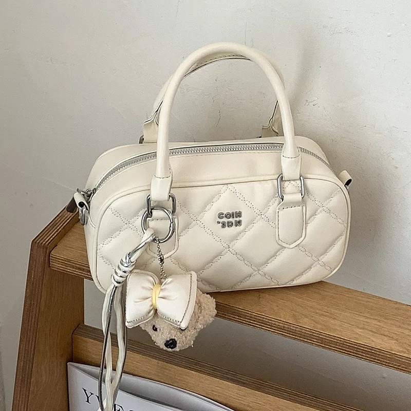 Bowling handbag women's 2026 new Senmeng trendy versatile trendy spring and summer fashion shoulder messenger bag
Bowling handbag women's 2026 new Senmeng trendy versatile trendy spring and summer fashion shoulder messenger bag