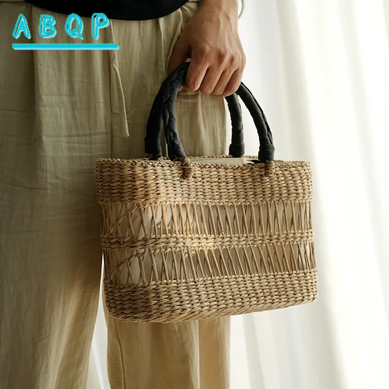 ABQP New Straw Handbag Luxury Brand Hand-woven Women's Straw Bag Personalized Fashion Casual Straw Beach Bag High Quality
ABQP New Straw Handbag Luxury Brand Hand-woven Women's Straw Bag Personalized Fashion Casual Straw Beach Bag High Quality