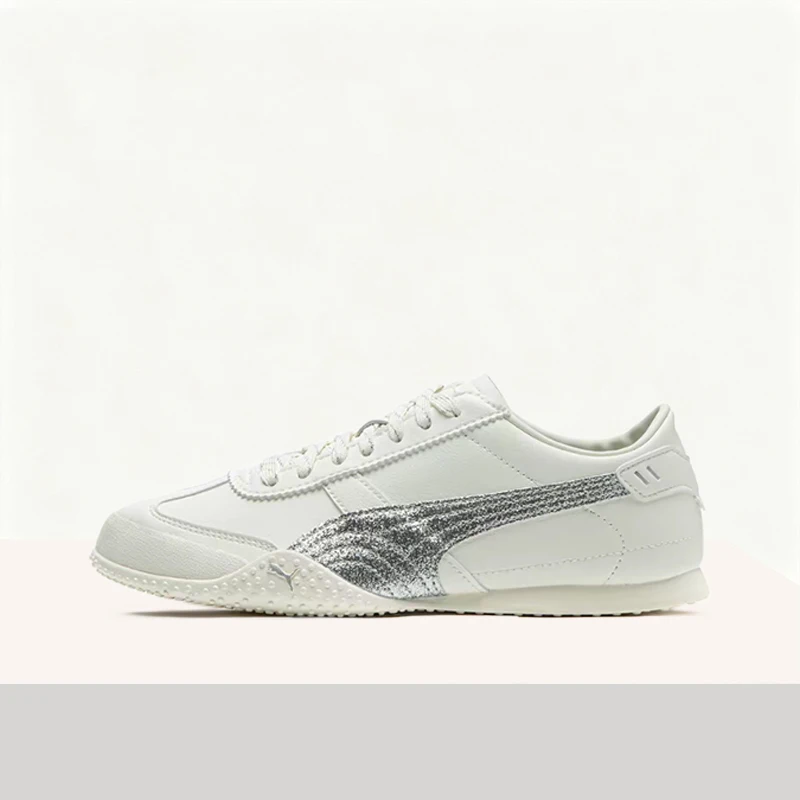 Puma Bella UT Retro Versatile Lightweight Premium Soft-Fit Non-Slip Low-Top Casual Shoes for Women, Silver-White 406462-01
Puma Bella UT Retro Versatile Lightweight Premium Soft-Fit Non-Slip Low-Top Casual Shoes for Women, Silver-White 406462-01