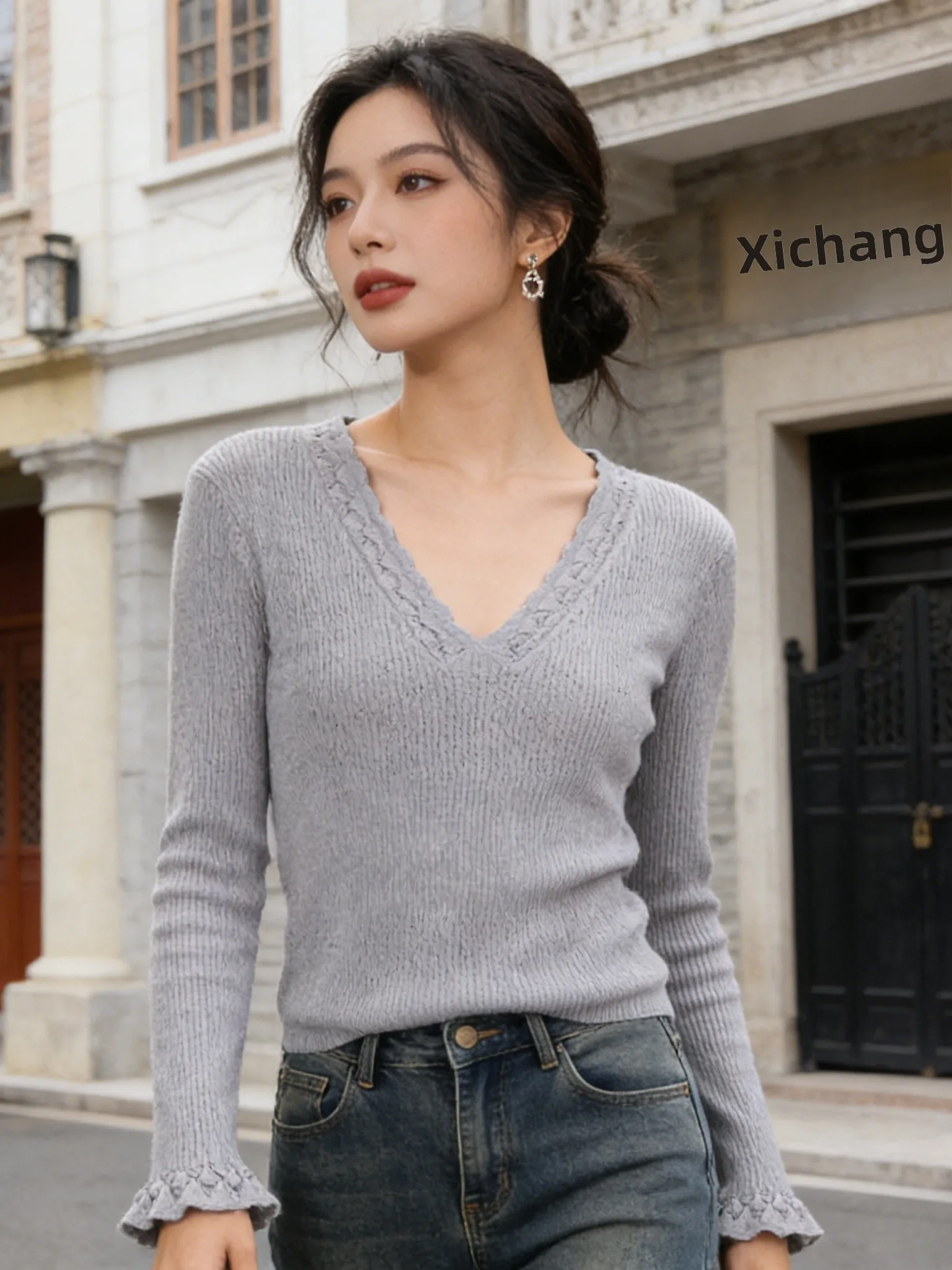 Elegant Lace Trim V-Neck Long Sleeve Knitted Base Layer Women's Slim Fit Inner Wear Short Top for Spring Commute Fashion
Elegant Lace Trim V-Neck Long Sleeve Knitted Base Layer Women's Slim Fit Inner Wear Short Top for Spring Commute Fashion