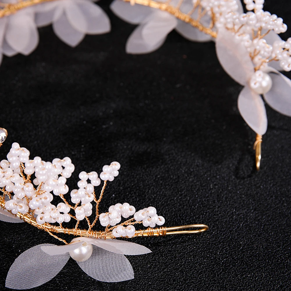Beaded Floral Hair band Hoop For Bridal Wedding Party Bendable Flexible Headbands hair styling For Women Girls
Beaded Floral Hair band Hoop For Bridal Wedding Party Bendable Flexible Headbands hair styling For Women Girls