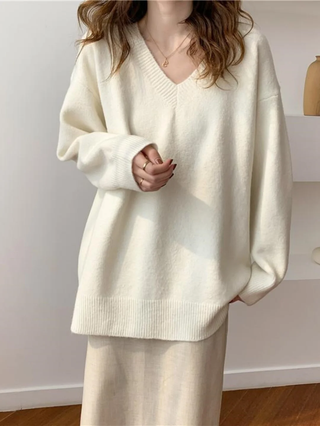 plus Size Casual V-Neck Knitted Long Sleeve Loose Fit Autumn Winter Sweater for Women Comfortable Breathable Fashionable
plus Size Casual V-Neck Knitted Long Sleeve Loose Fit Autumn Winter Sweater for Women Comfortable Breathable Fashionable