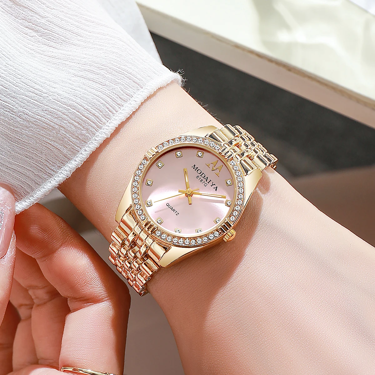 Women Watches Luxurious Quartz Sparkling Rhinestone Dial Dress Wristwatches for Ladies Relogio Feminino
Women Watches Luxurious Quartz Sparkling Rhinestone Dial Dress Wristwatches for Ladies Relogio Feminino