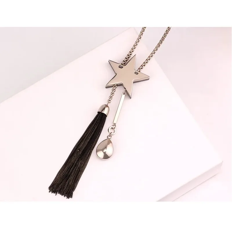 Elegant and high-end autumn and winter accessory necklaces, brand-new long chain star-shaped sweater necklaces
Elegant and high-end autumn and winter accessory necklaces, brand-new long chain star-shaped sweater necklaces