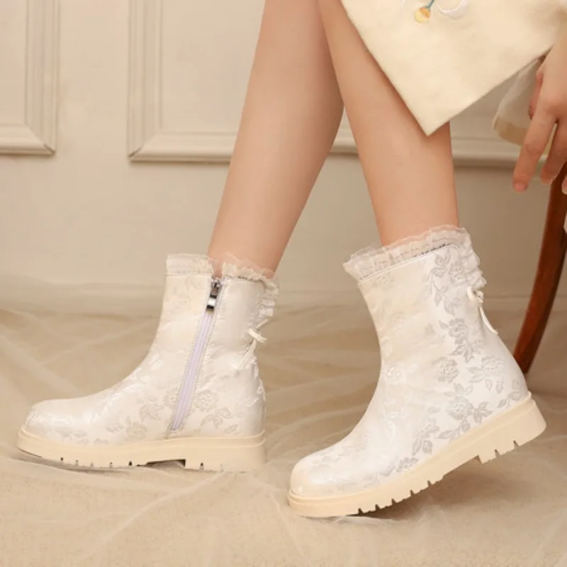 Женские короткие сапоги с вышивкой, хлопковая обувь, повседневная одежда с круглым носком, зимняя резиновая подошва, женская обувь в этническом стиле с цветочным узором
Женские короткие сапоги с вышивкой, хлопковая обувь, повседневная одежда с круглым носком, зимняя резиновая подошва, женская обувь в этническом стиле с цветочным узором