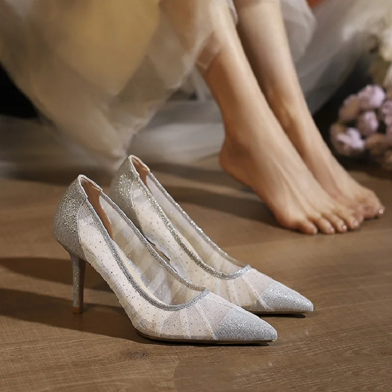 Spring and summer new pointed shallow mouth hollow mesh wedding shoes, banquet big size small size slim high-heeled women's shoe
Spring and summer new pointed shallow mouth hollow mesh wedding shoes, banquet big size small size slim high-heeled women's shoe