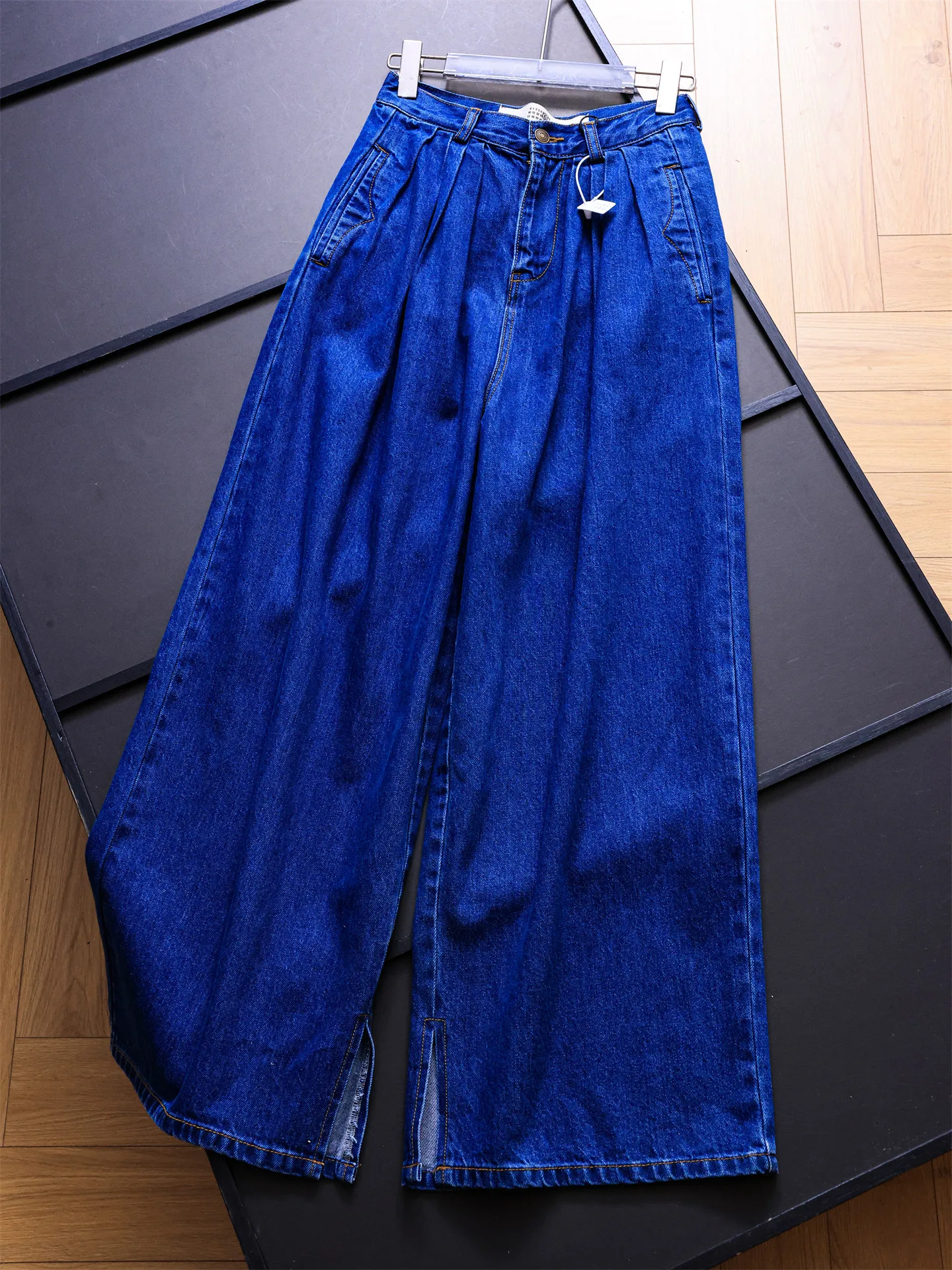 Retro High Waist Loose Wide Leg Blue Jeans Women's Long Trousers Comfortable Breathable Casual Cotton Blend Denim Pants
Retro High Waist Loose Wide Leg Blue Jeans Women's Long Trousers Comfortable Breathable Casual Cotton Blend Denim Pants