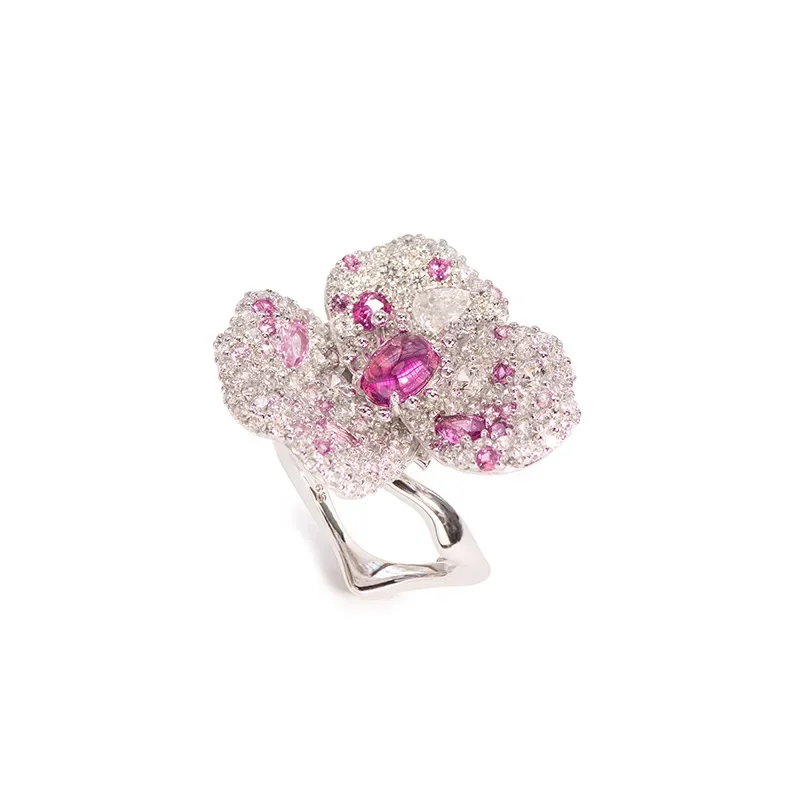 Bellux 2025 New Product Light Luxury 3D Synthetic Red Corundum Ring 925 Pure Silver Gold Plated Butterfly Flower Ring
Bellux 2025 New Product Light Luxury 3D Synthetic Red Corundum Ring 925 Pure Silver Gold Plated Butterfly Flower Ring