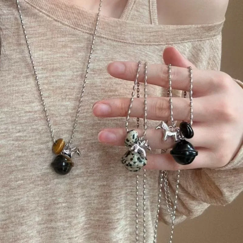 Retro Tiger Eye Stone Planet Horse Pendant Necklace for Women Fashion Luxury Sweater Chain Commute Versatile Accessory
Retro Tiger Eye Stone Planet Horse Pendant Necklace for Women Fashion Luxury Sweater Chain Commute Versatile Accessory