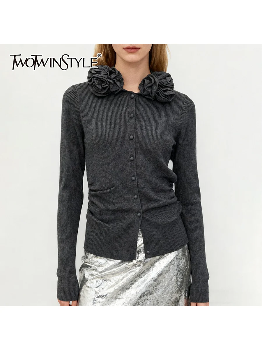 TWOTWINSTYLE Solid Spliced 3D Flower Casual Knit T Shirts for Women O Neck Long Sleeves Patchwork Single Breasted T Shirt Female
TWOTWINSTYLE Solid Spliced 3D Flower Casual Knit T Shirts for Women O Neck Long Sleeves Patchwork Single Breasted T Shirt Female