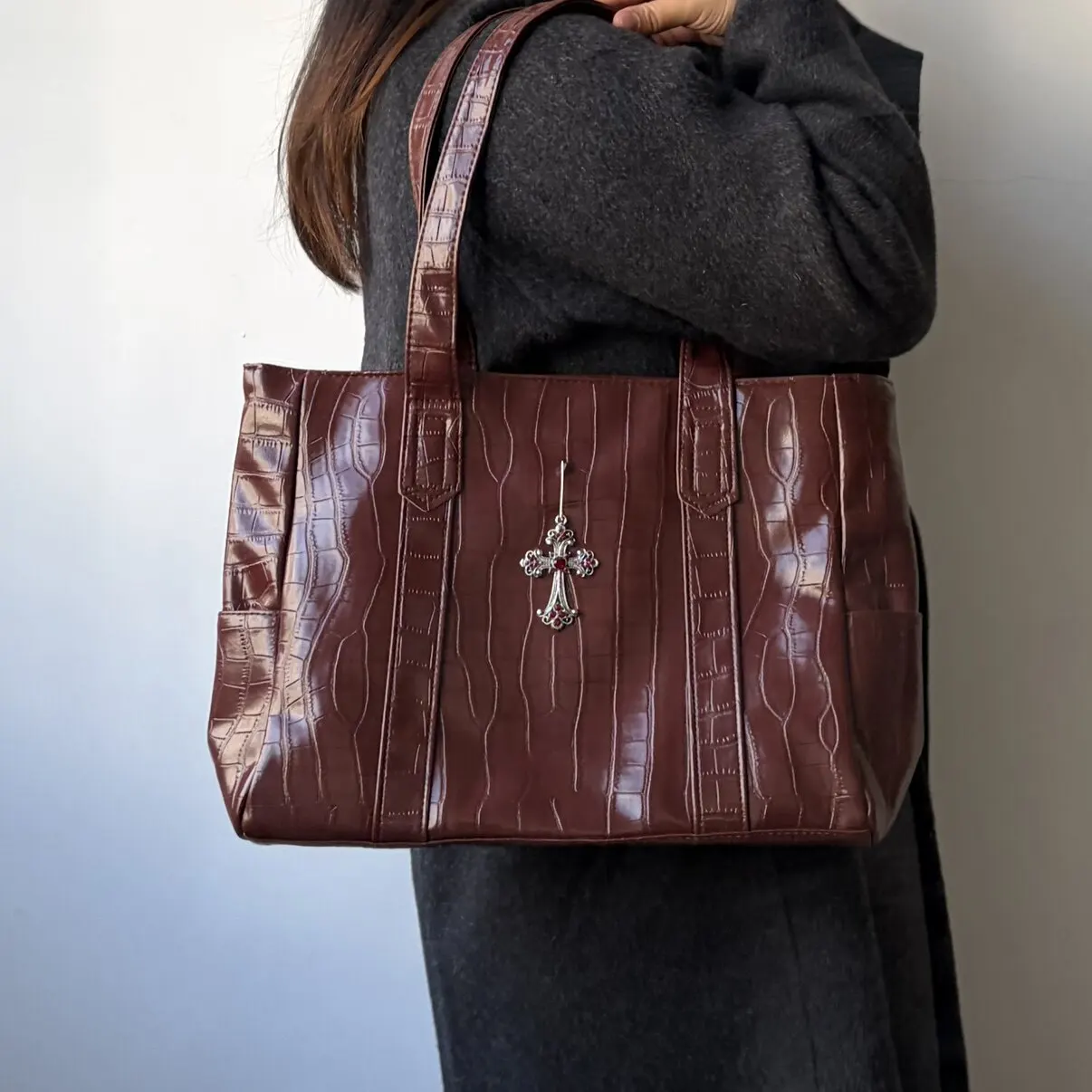 Original Tote Bag Women's Y2k Shoulder Bag Portable Classic Commuter Bags for Women
Original Tote Bag Women's Y2k Shoulder Bag Portable Classic Commuter Bags for Women