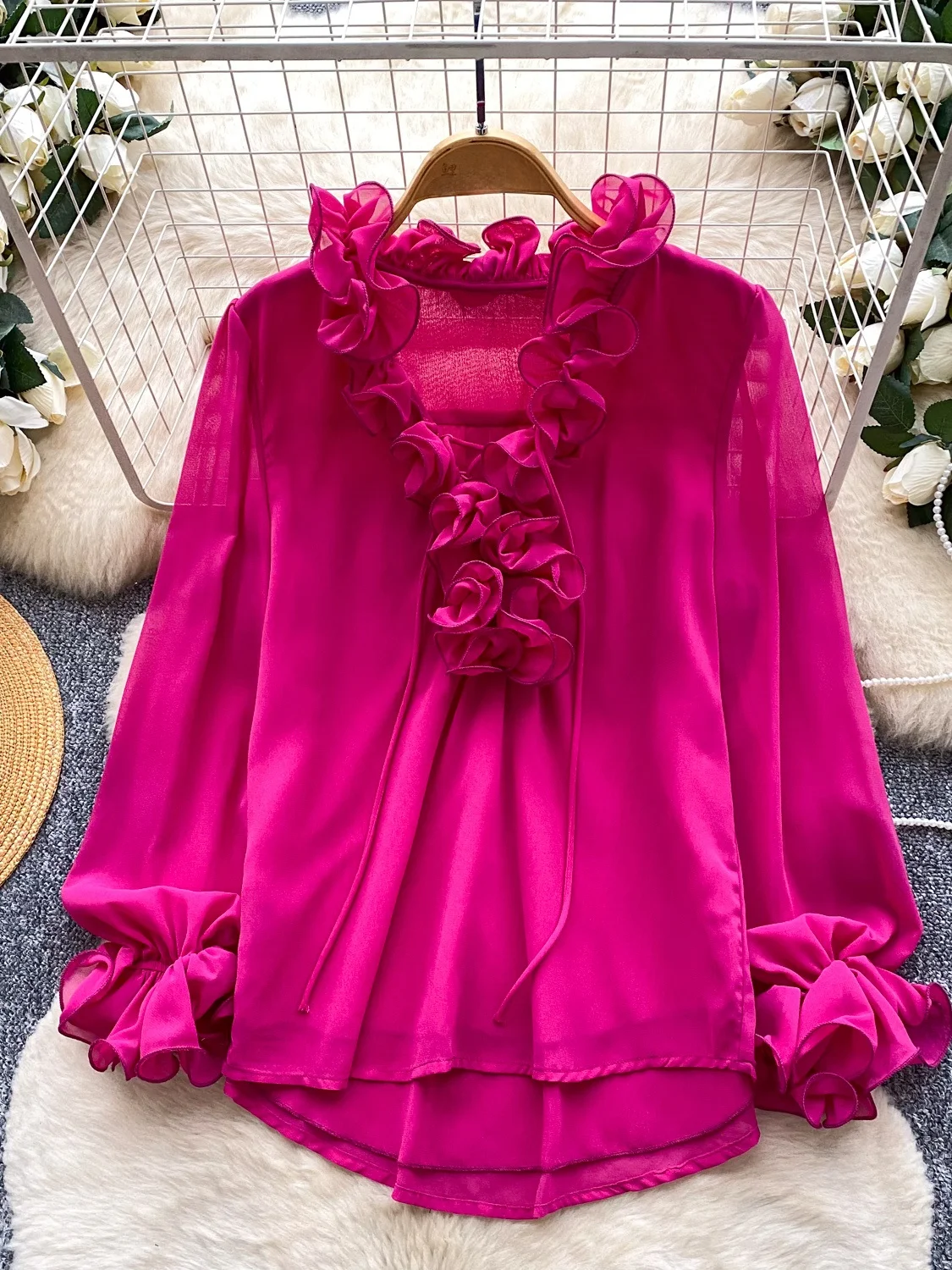 Retro Court Style Lantern Sleeve Shirt Women Early Spring New Loose Meat Covering Rose Red Light Maturity Top
Retro Court Style Lantern Sleeve Shirt Women Early Spring New Loose Meat Covering Rose Red Light Maturity Top