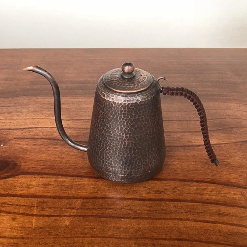 Pure handmade copper hand-brewed coffee pot, fine-mouthed copper pot and long-mouthed pot.
Pure handmade copper hand-brewed coffee pot, fine-mouthed copper pot and long-mouthed pot.