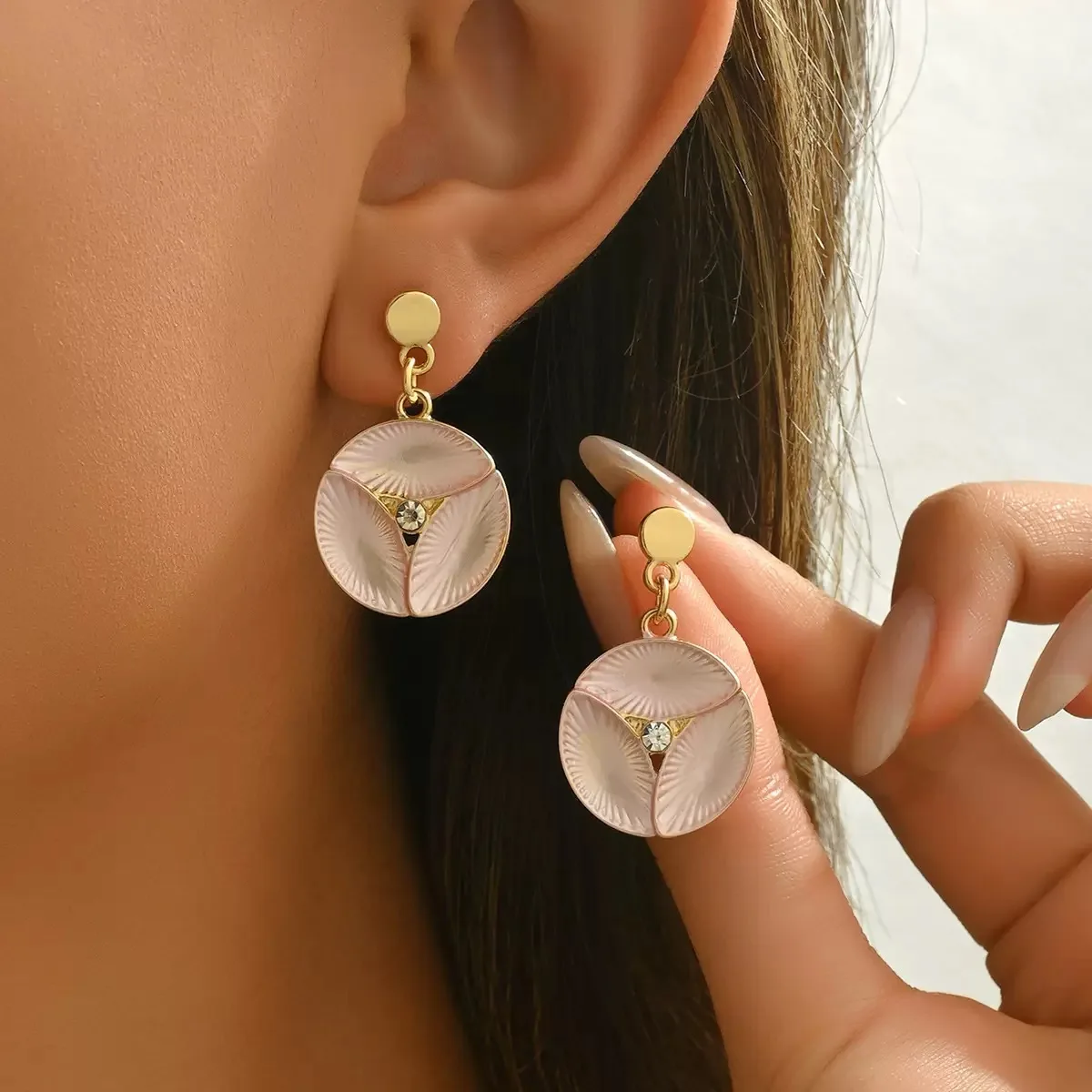 2025 New Pink CZ Stud Earrings Niche Trendy Jewelry Hypoallergenic Minimalist Gift for Women Girls
2025 New Pink CZ Stud Earrings Niche Trendy Jewelry Hypoallergenic Minimalist Gift for Women Girls