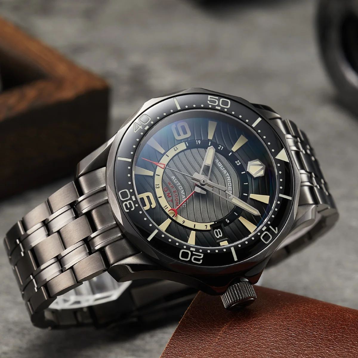 Aquatrident 2025 New200MWaterproof Men's Watch Mechanical Top Brand Luxury NH34 GMT Men's Watch AR Sapphire Glass Calendar Watch
Aquatrident 2025 New200MWaterproof Men's Watch Mechanical Top Brand Luxury NH34 GMT Men's Watch AR Sapphire Glass Calendar Watch