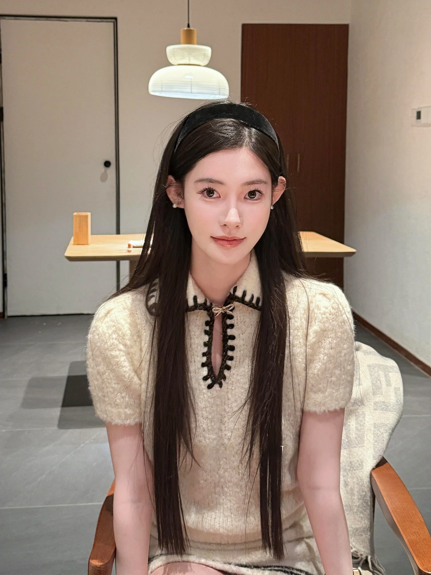 Knitted Set with Hollow out Bow Tie And High Waist Skirt in Fragrant Style Short Sleeve Fashionable Women's Outfit
Knitted Set with Hollow out Bow Tie And High Waist Skirt in Fragrant Style Short Sleeve Fashionable Women's Outfit