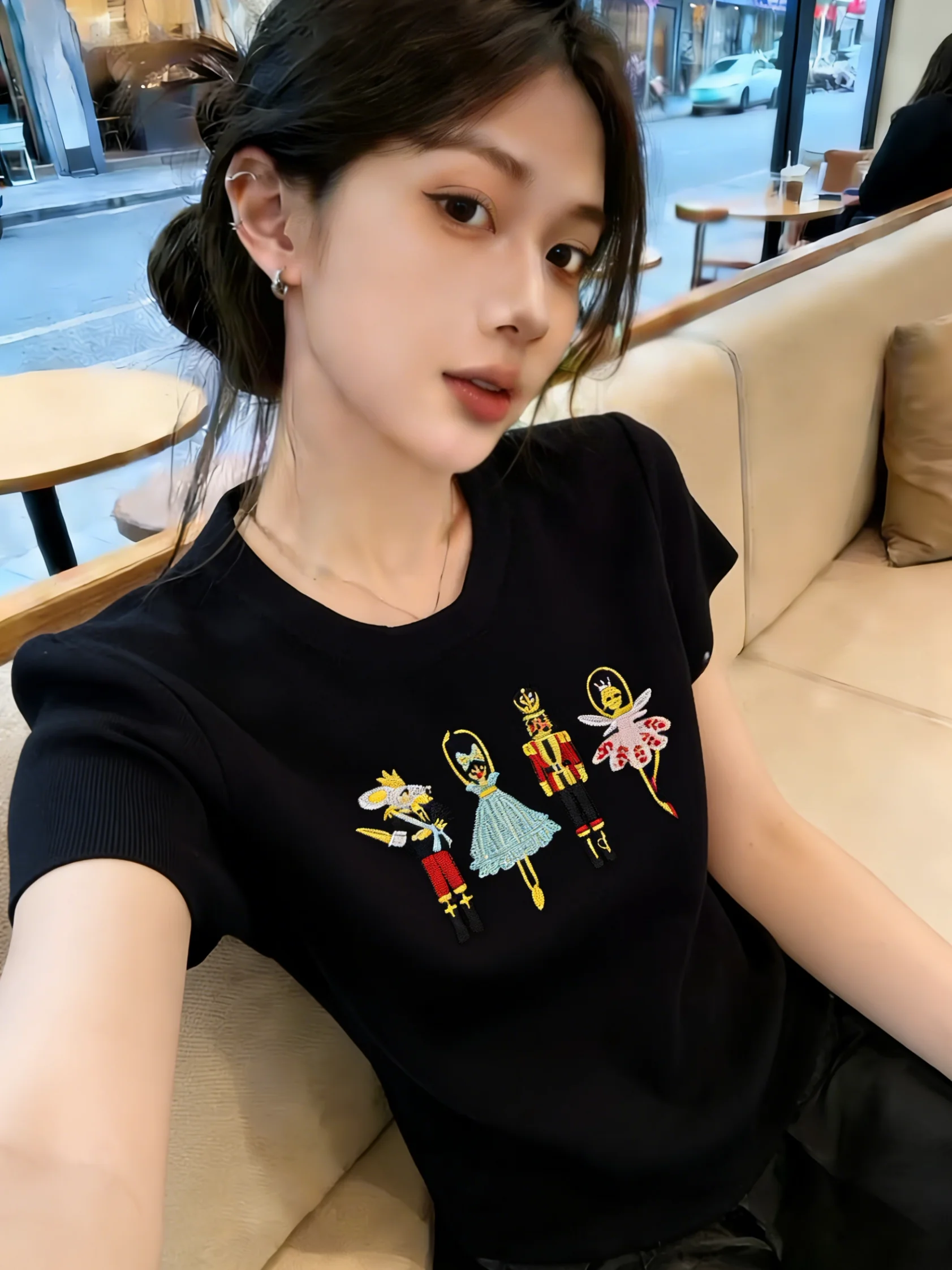 Comfortable Heavy Embroidery Short Sleeve Knitted Top Women's Summer New Style Shoulder Comfortable Match All Clothes
Comfortable Heavy Embroidery Short Sleeve Knitted Top Women's Summer New Style Shoulder Comfortable Match All Clothes