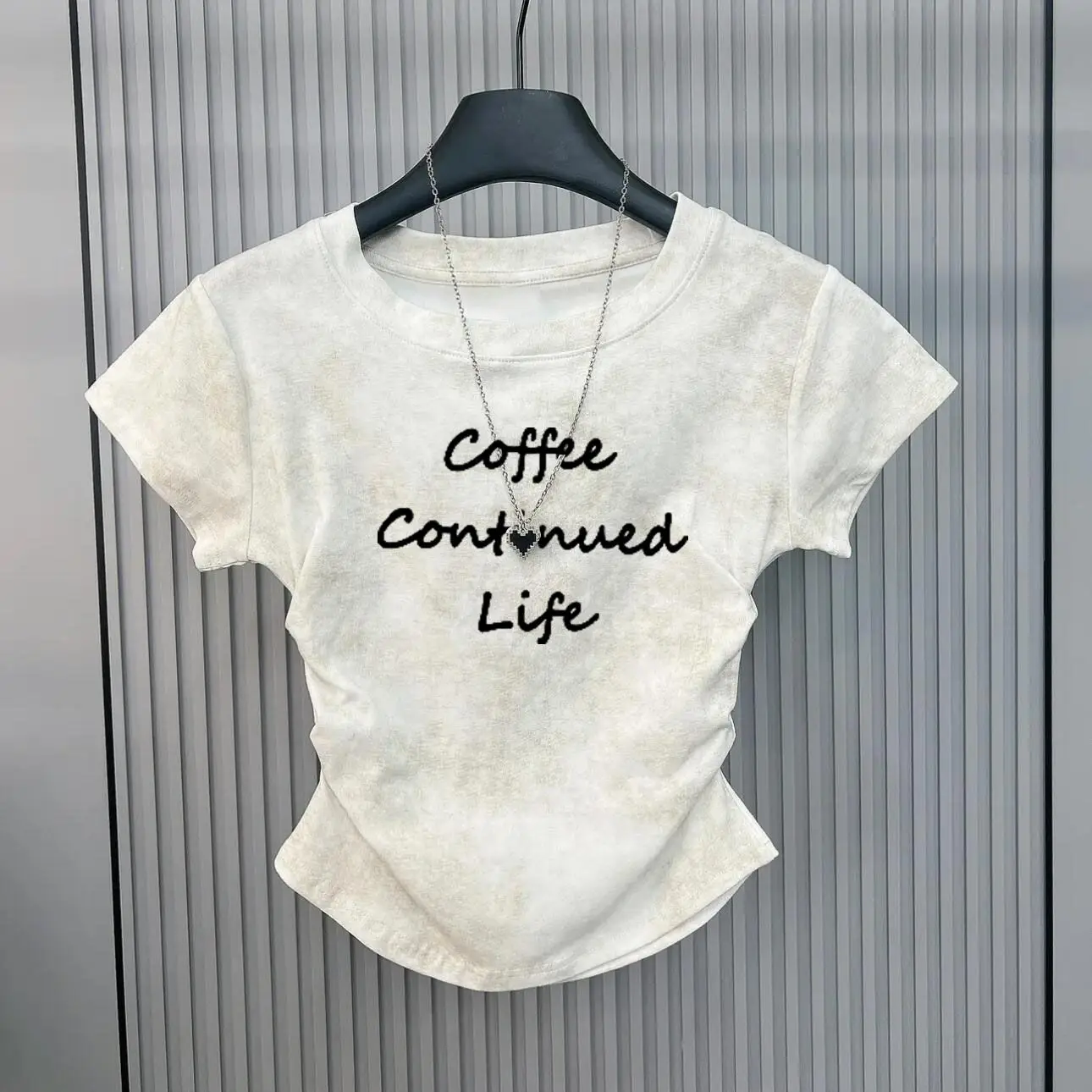 Short-sleeved T-shirt women's summer 2024 new short retro tie-dyed letter pleated waist printed pleated top graphic t shirts
Short-sleeved T-shirt women's summer 2024 new short retro tie-dyed letter pleated waist printed pleated top graphic t shirts