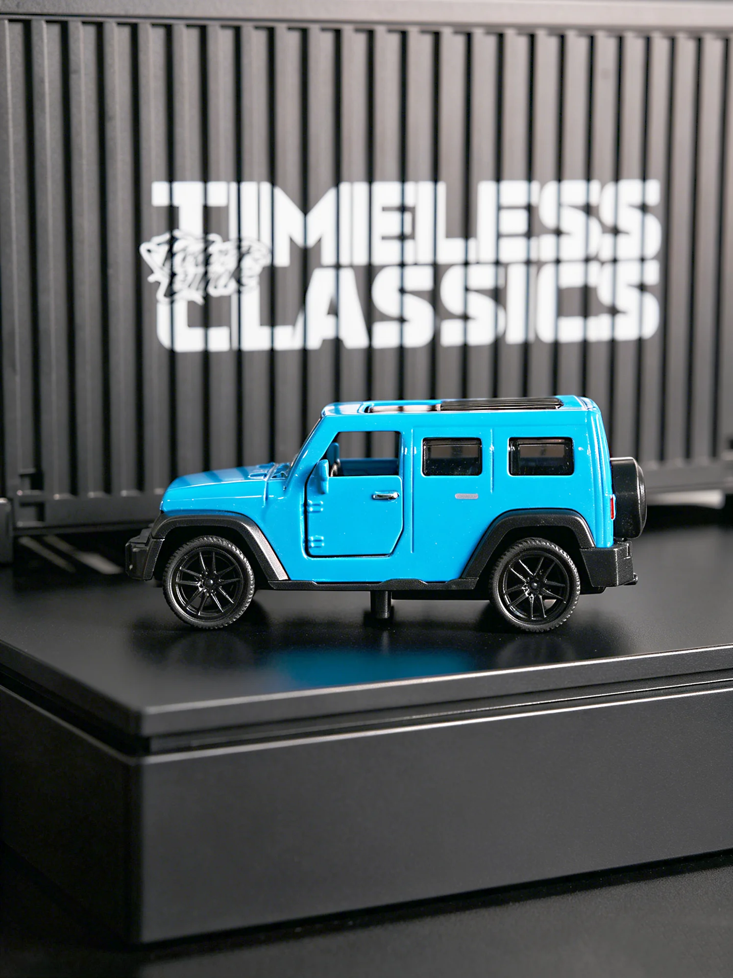 1:32 Sky Blue Wrangler Diecast SUV, Alloy Offroad Jeep Model, Pull-Back Collectible Toy with Open Doors, Boys Birthday Gift
1:32 Sky Blue Wrangler Diecast SUV, Alloy Offroad Jeep Model, Pull-Back Collectible Toy with Open Doors, Boys Birthday Gift