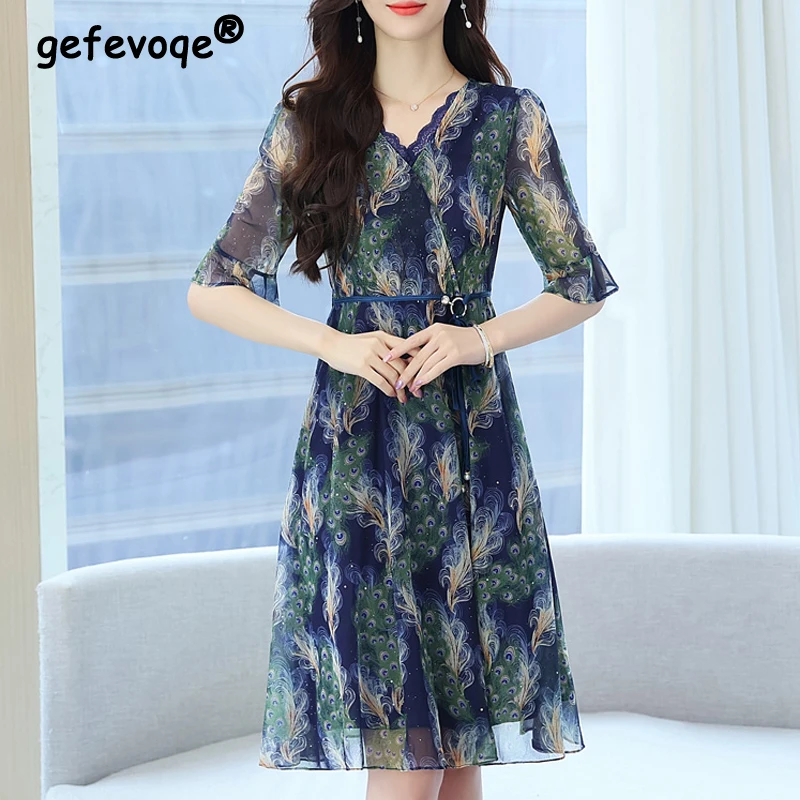 Women Clothing 2024 Summer Fashion Print Lace Patchwork with Belt Elegant Dresses V Neck Half Sleeve High Waist Slim Midi Dress
Women Clothing 2024 Summer Fashion Print Lace Patchwork with Belt Elegant Dresses V Neck Half Sleeve High Waist Slim Midi Dress